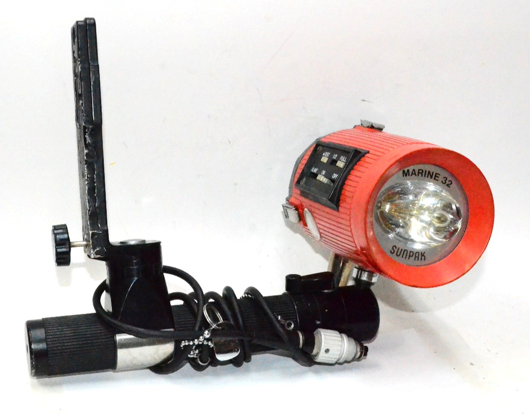 Sunpak Marine 32 Underwater Flash, Battery Tested & Works