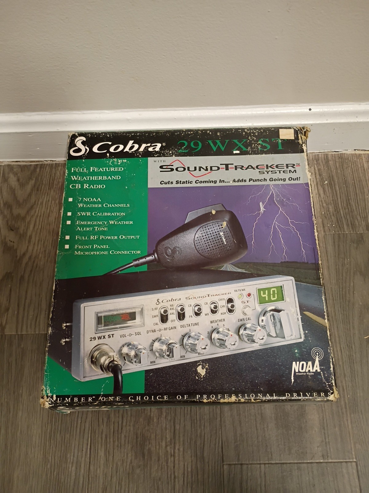 COBRA 29 WX NW ST SOUND TRACKER 40 CH CB Radio w Microphone In Box Tested Clean
