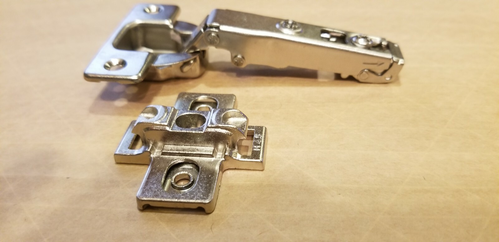 FERRARI 110 Degree CLIP ON HINGE AND CAM PLATE Crazy Low PRICE Italian Made