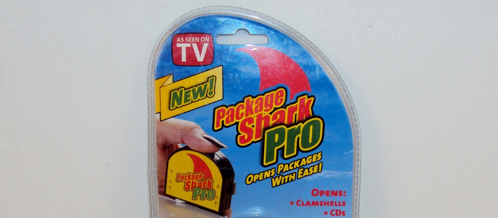 Package Shark Pro ~ Open Plastic Retail Clamshells, With Bonus Electric Scissors