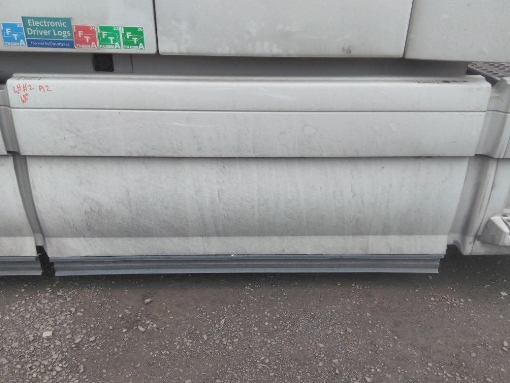 For 2016 VOLVO VNL SIDE FAIRING Left ,  OR