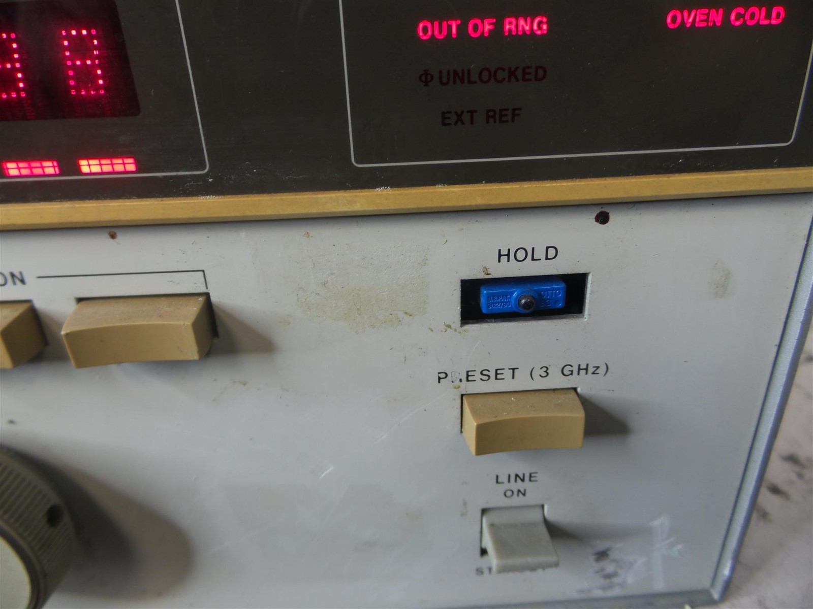 HP 8672A SYNTHESIZED SIGNAL GENERATOR - Free Shipping