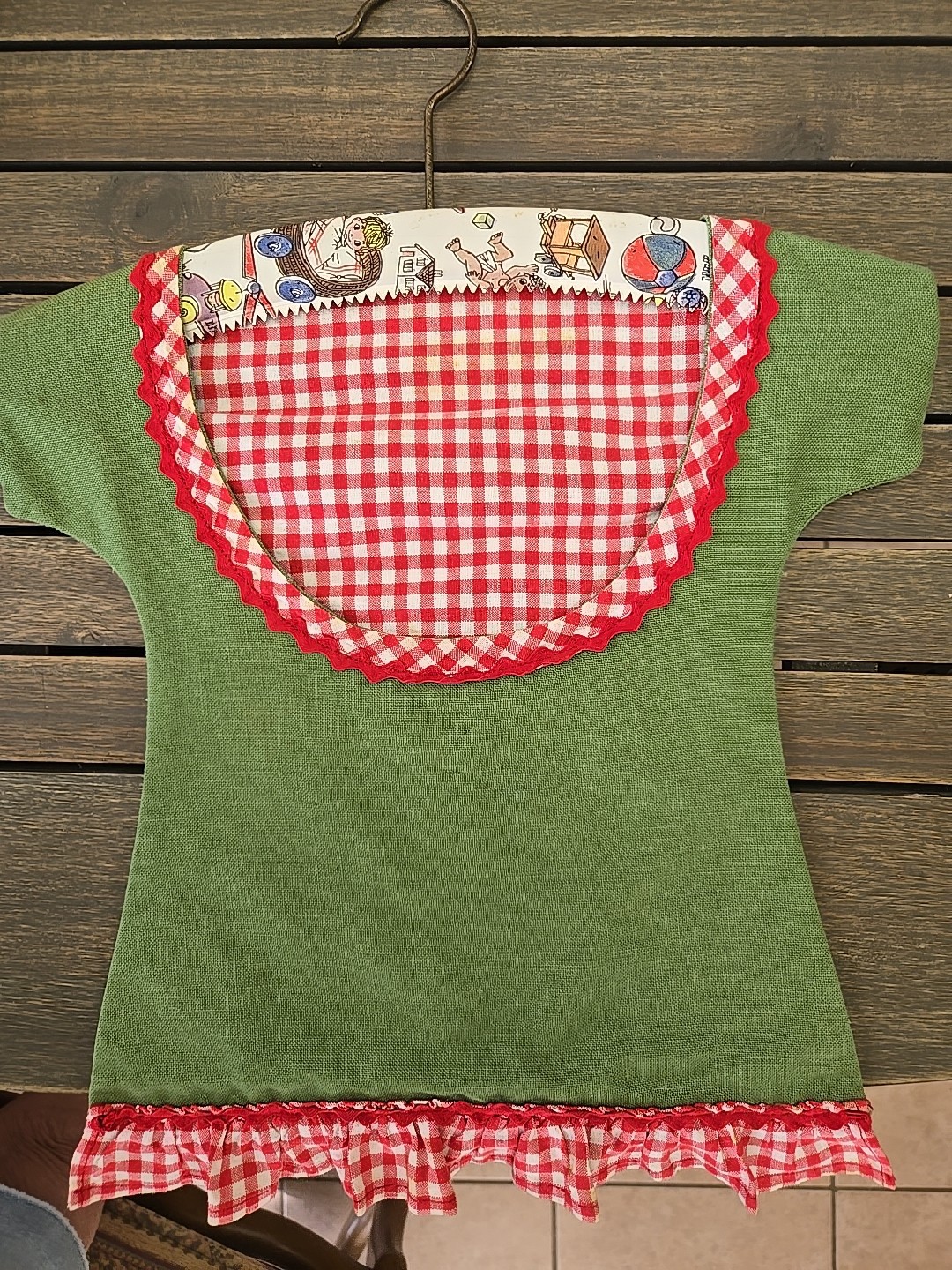Vintage Handmade Child’s Dress Clothes Pin Bag Holder Hanger Red Checkered.