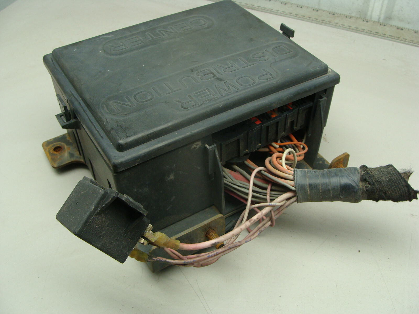 2006 INTERNATIONAL 8600 SBA 4X2 POWER DISTRIBUTION CENTER