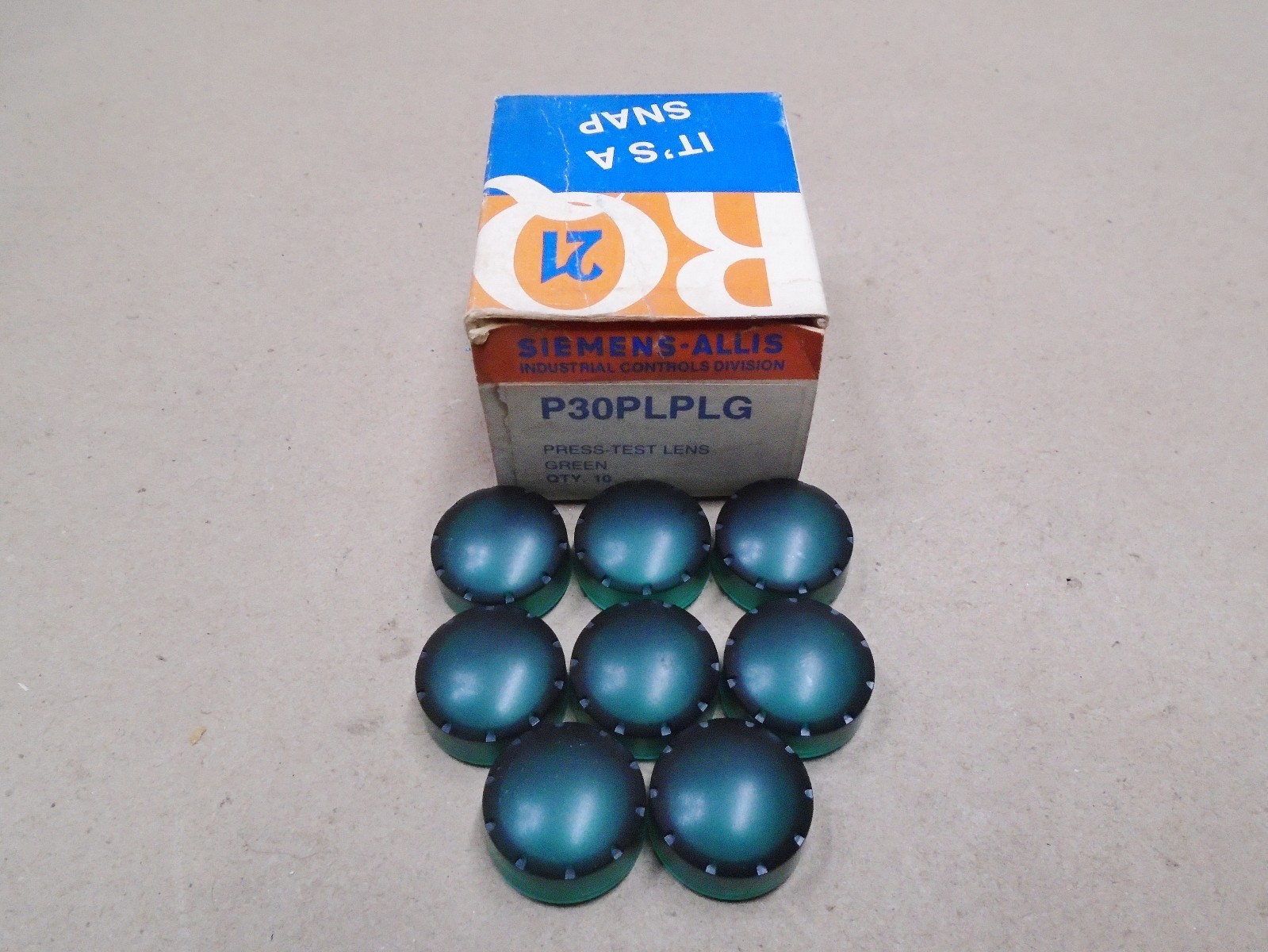 8 Lot NEW Siemens-Allis P30PLPLG Press-Test Lens Green