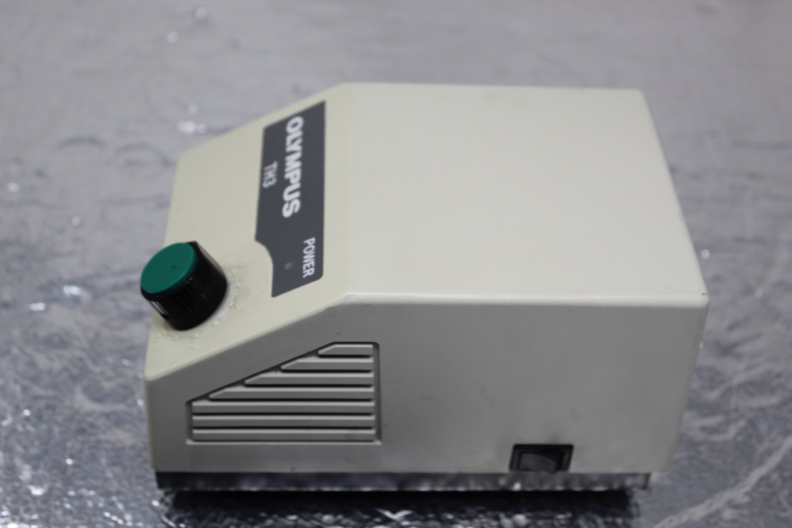 OLYMPUS OPTICAL TH3-100 (100-120V) HALOGEN LIGHT SOURCE POWER SUPPLY