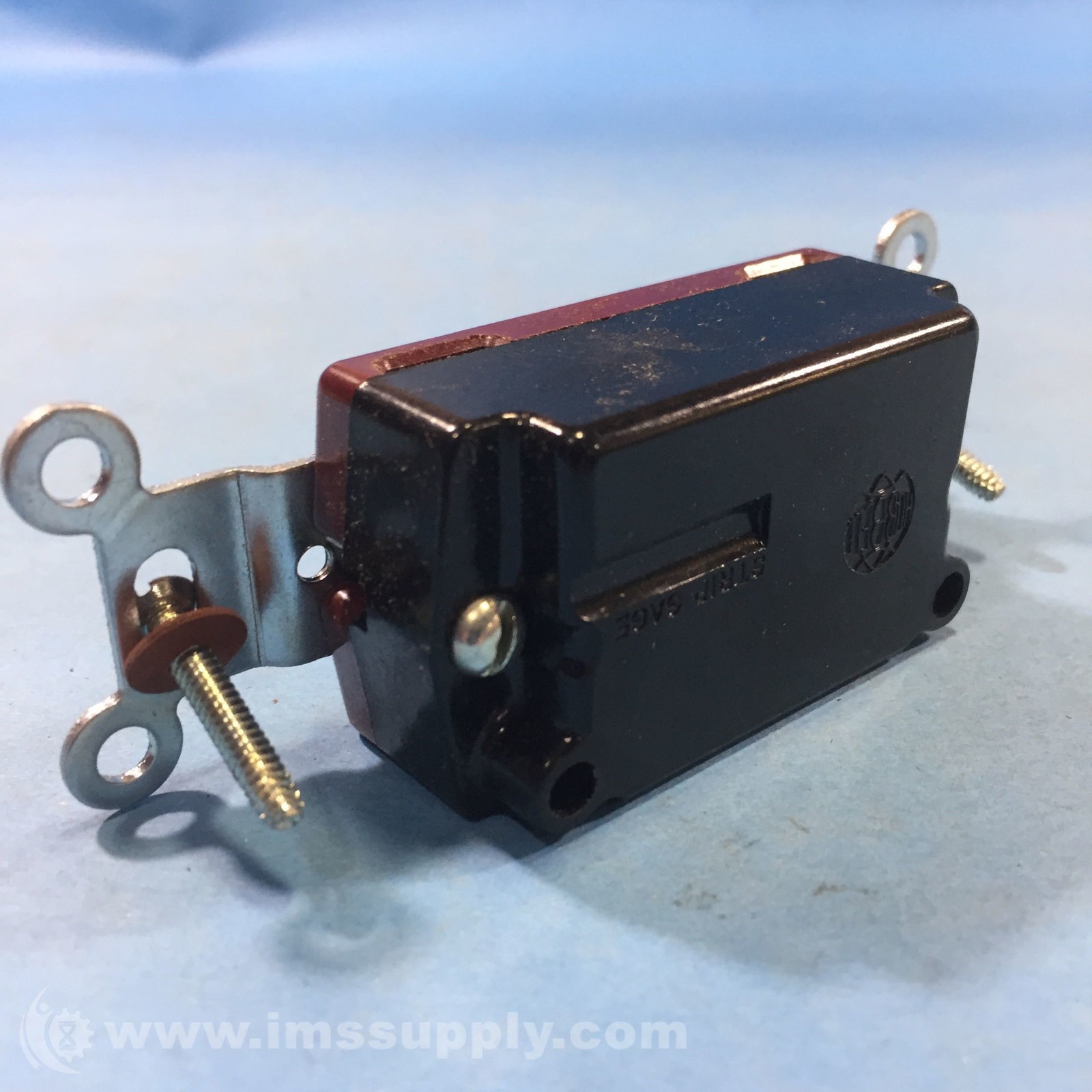Hubbell CS6379C Wiring Device FNOB