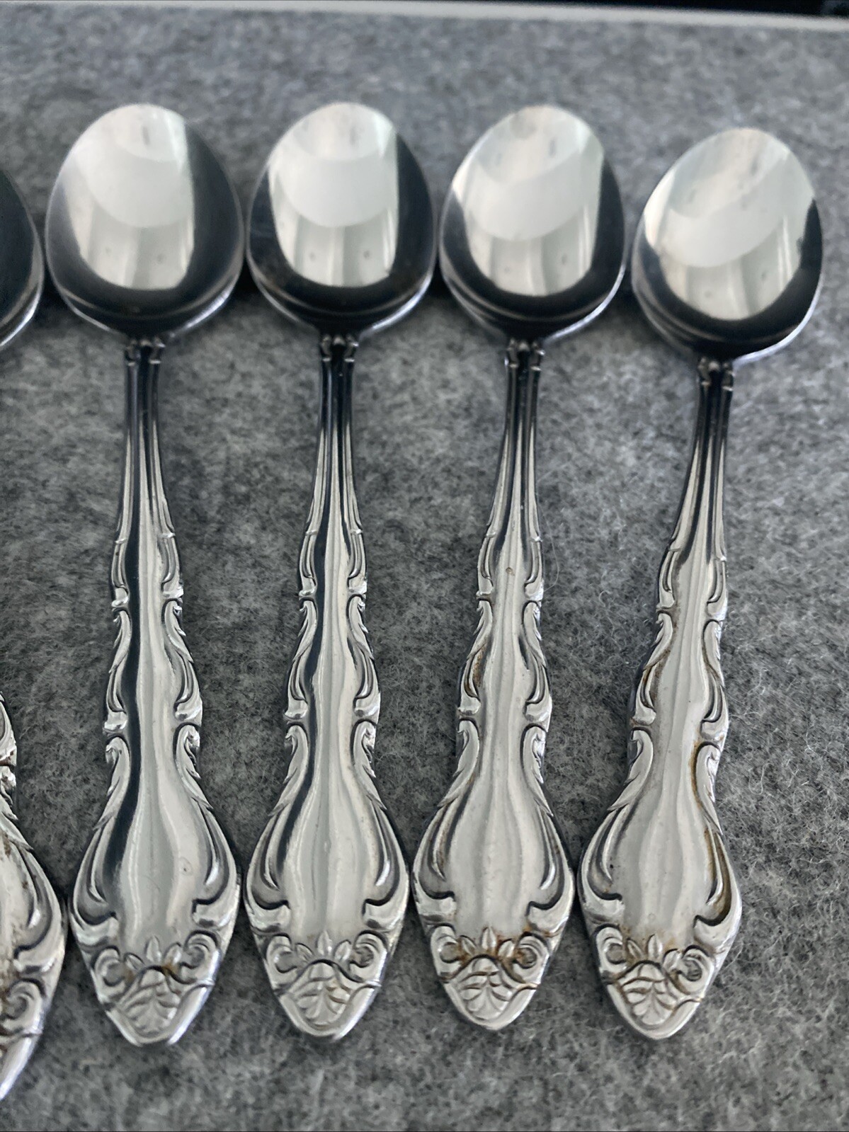 5 TOWLE/SUPREME CUTLERY STAINLESS FLATWARE, "PIERRE" PATTERN, TEASPOONS