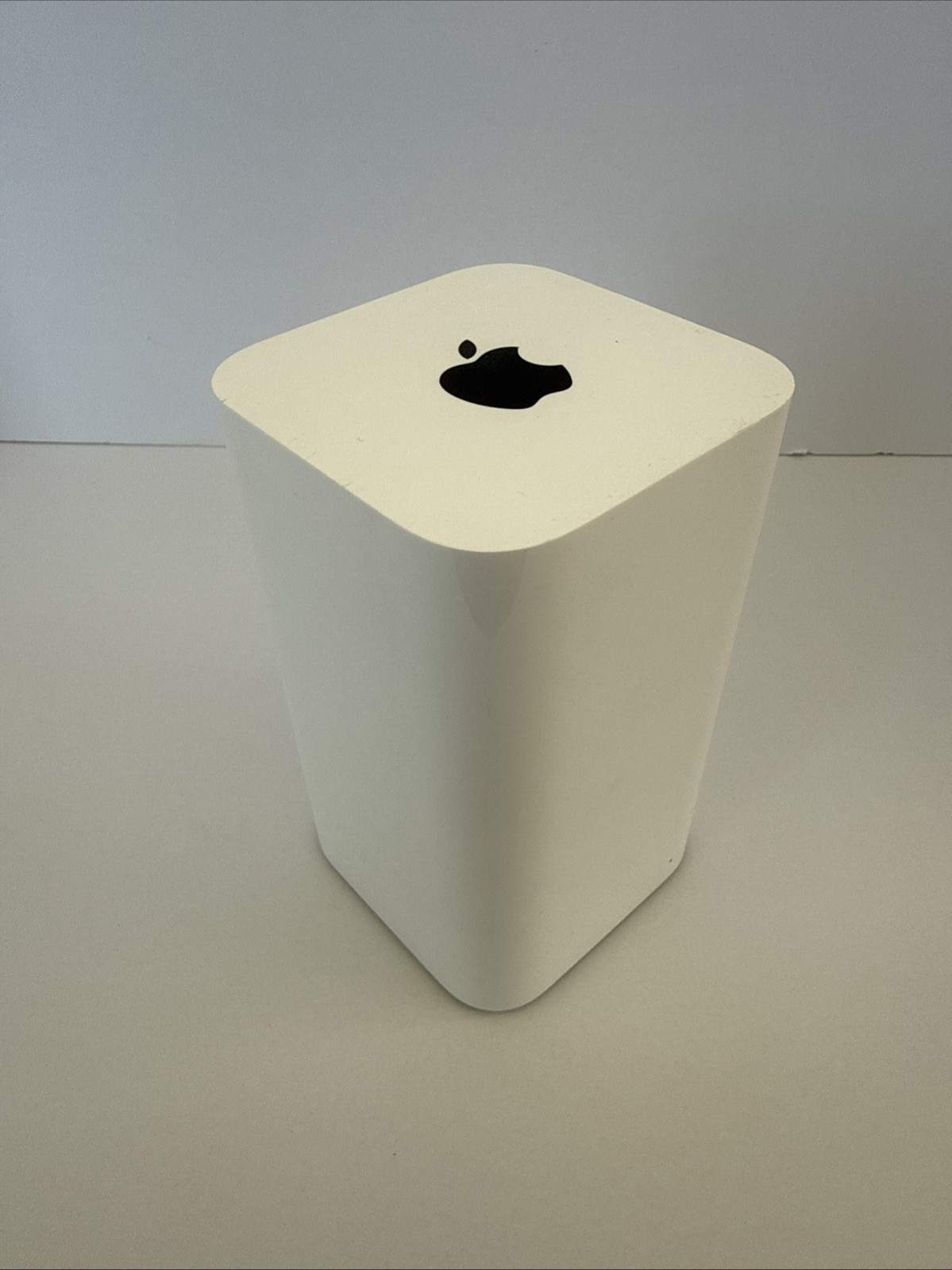Apple AirPort Extreme A1521 6th Gen DUAL BAND WIFI WIRELESS ROUTER Used w/cord