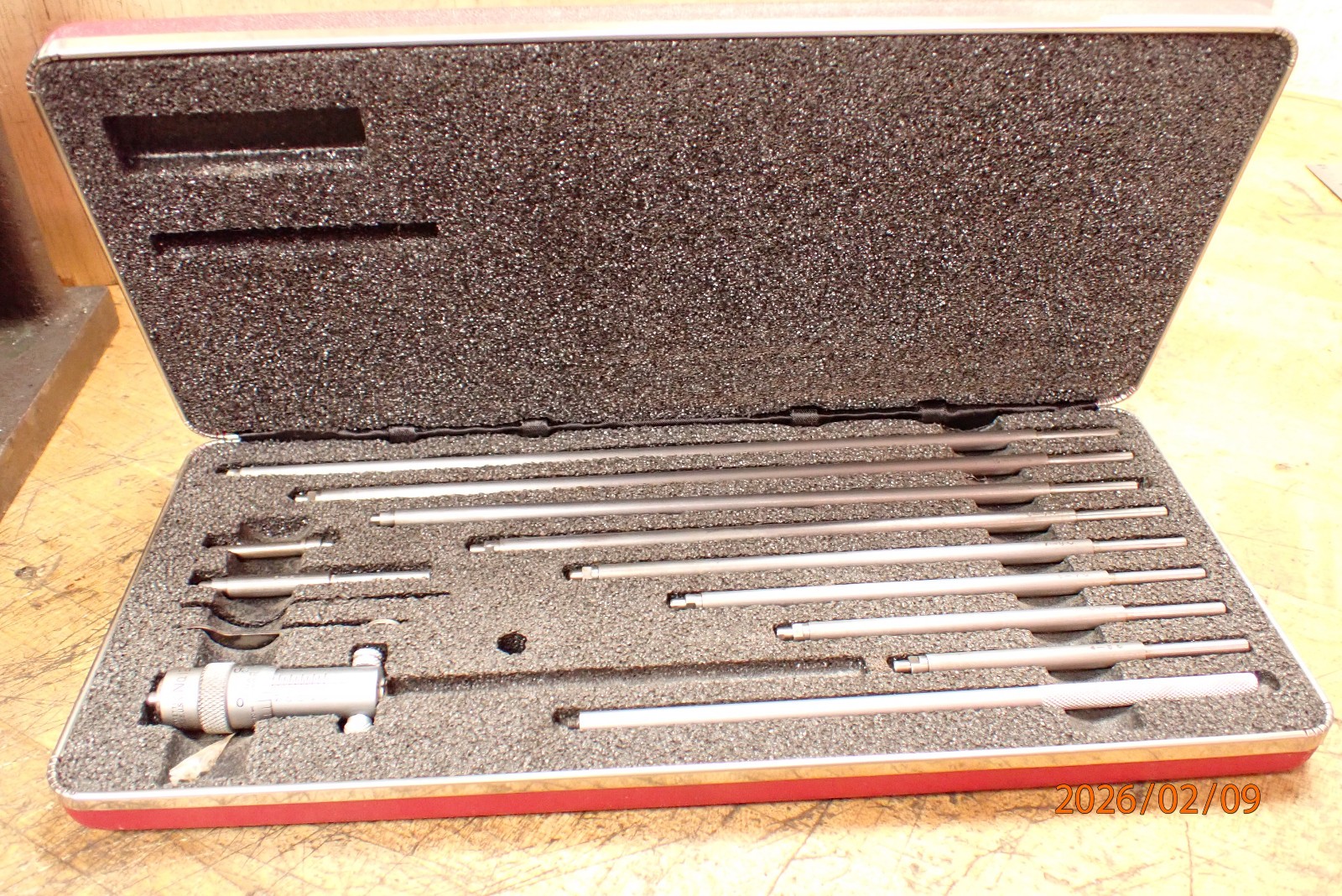 OLDER STARRETT NO. 124 INSIDE MICROMETER W/ CASE AND  RODS MACHINIST TOOL