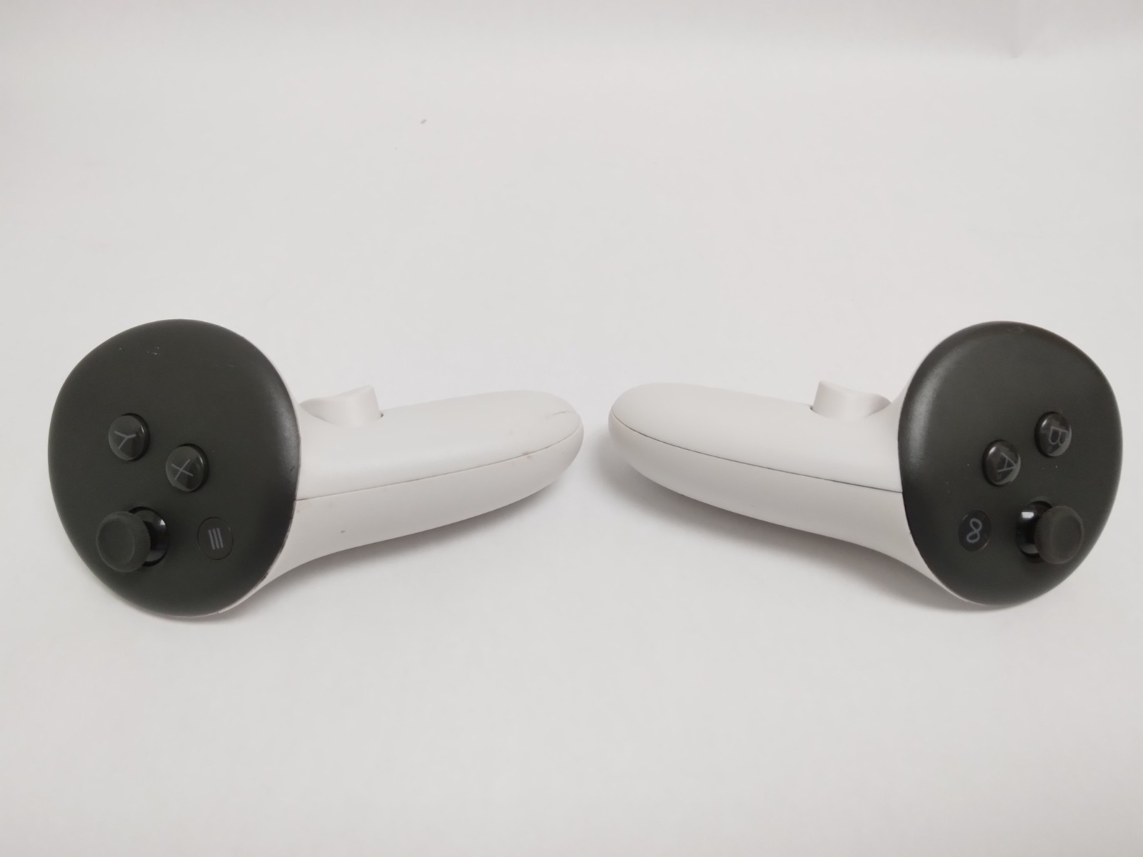 Meta Quest 3 128GB VR Headset White with Controllers and Charger