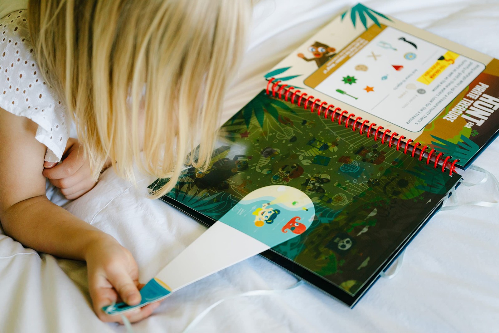 Seek & Find Flashlight Activity Book Medium, Multicolor