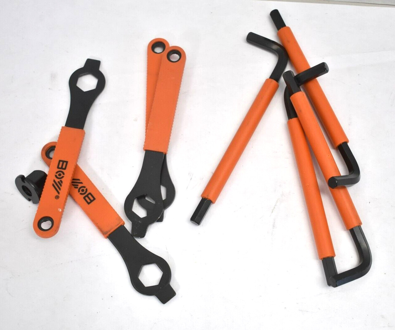MatyKit Bike Crank Puller + Bottom bracket Remover Tools Set 9 Piece Kit READ