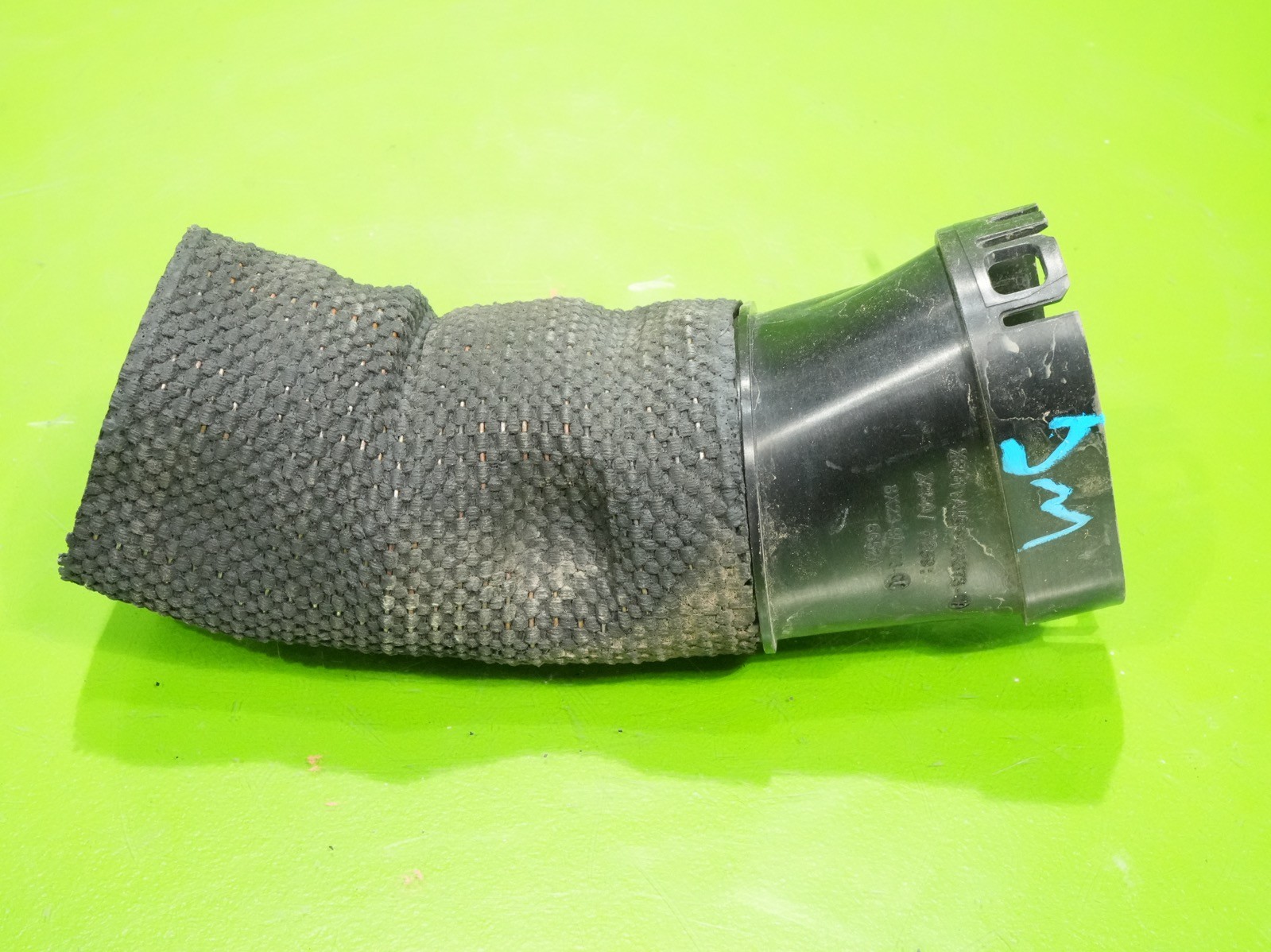 13-15 Jaguar XF XFR OEM 8X239A673CC passenger right air intake duct tube connect