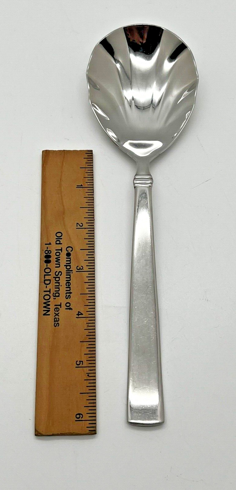 Reed & Barton Heritage Mint Stainless 18/10 Scalloped Shell Serving Spoon