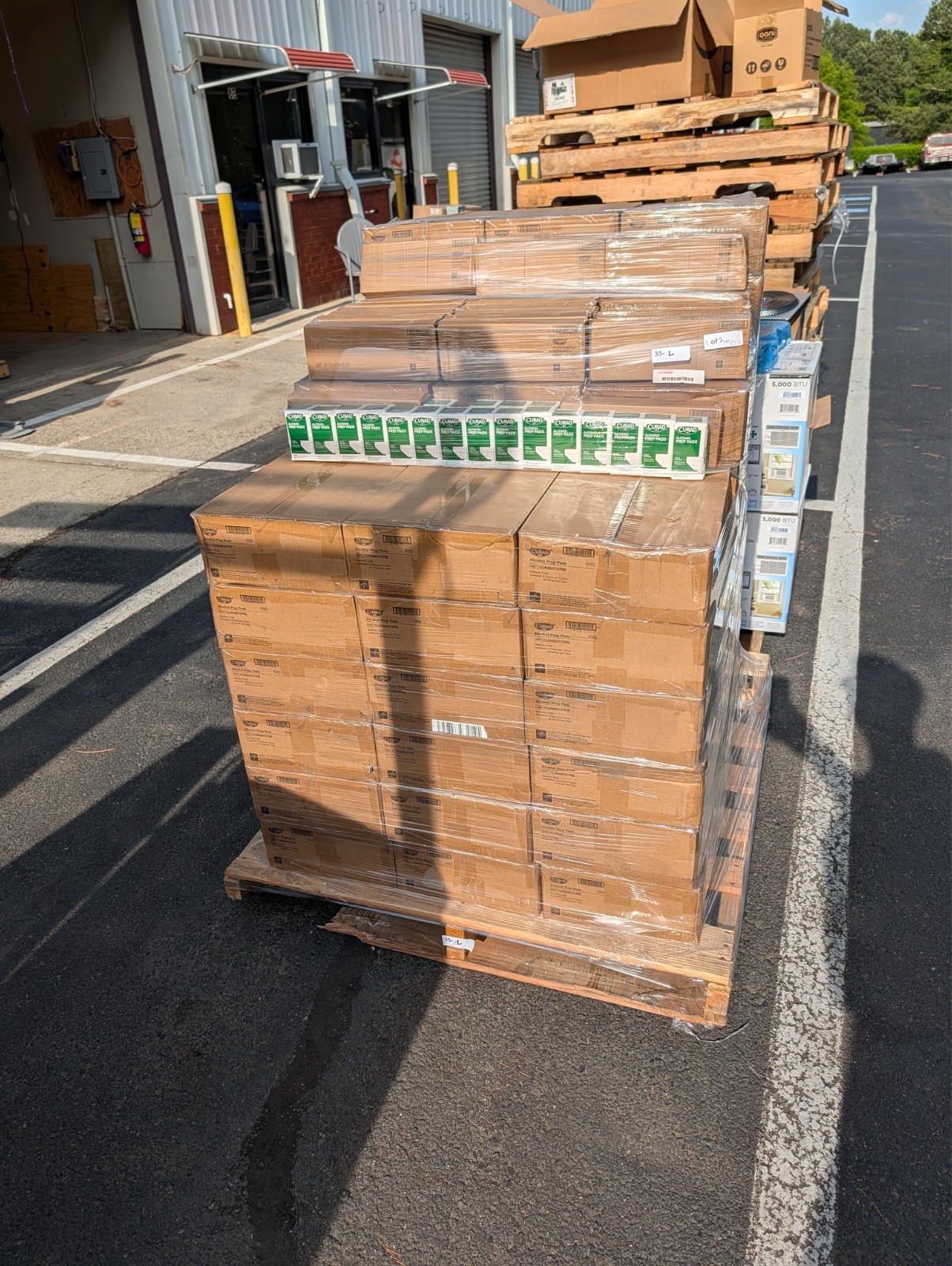 Pallet of 180,000+ CURAD Alcohol Prep Pads - Isopropyl Wipes 66 Cases, 3000/case