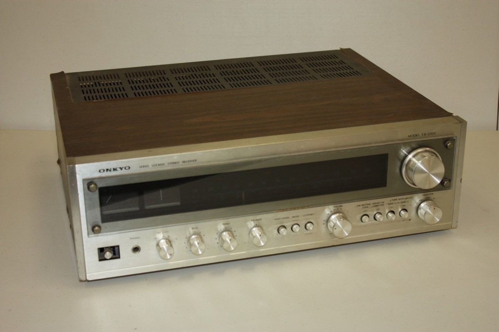 Vintage Onkyo Servo-Locked Stereo Receiver Model TX-2500