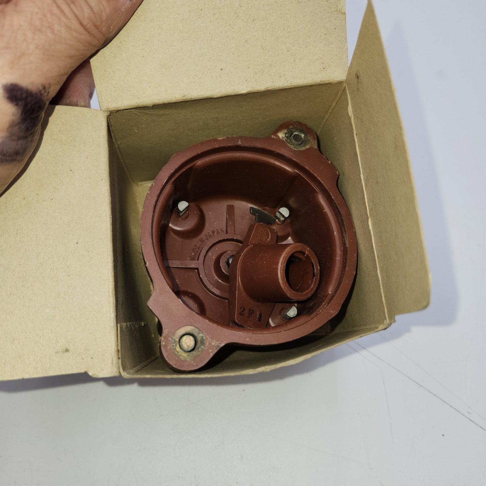 Toyota Genuine Part  19101-38150 Distributor Cap for Celica, Corona Pickup NOS