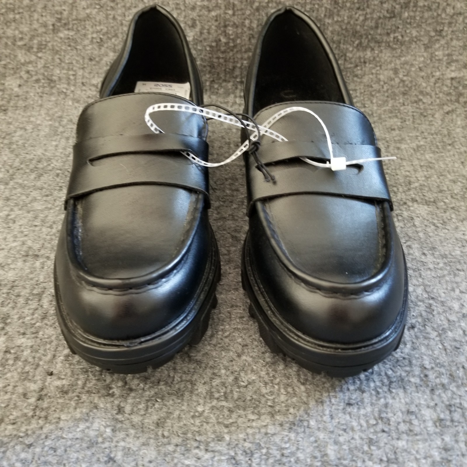 Unisa Women Penny Loafer Shoes US 7.5M Slip Ons Black Leather Style: Wennie