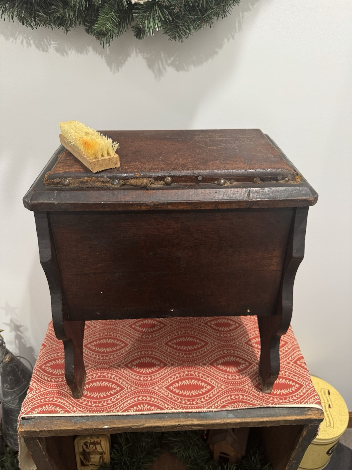 Antique Victorian  Shoe Shine Stool, Early 1900’s In Good Condition