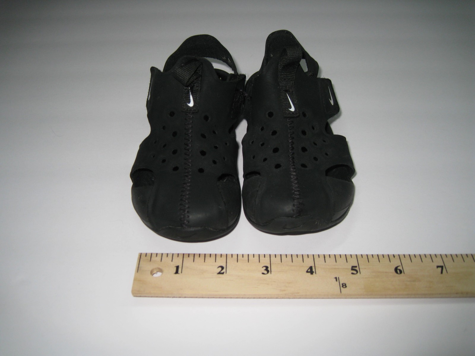 Nike Kids Black Water Shoes Sandals Size 4C Quick Dry Aqua Swim Beach