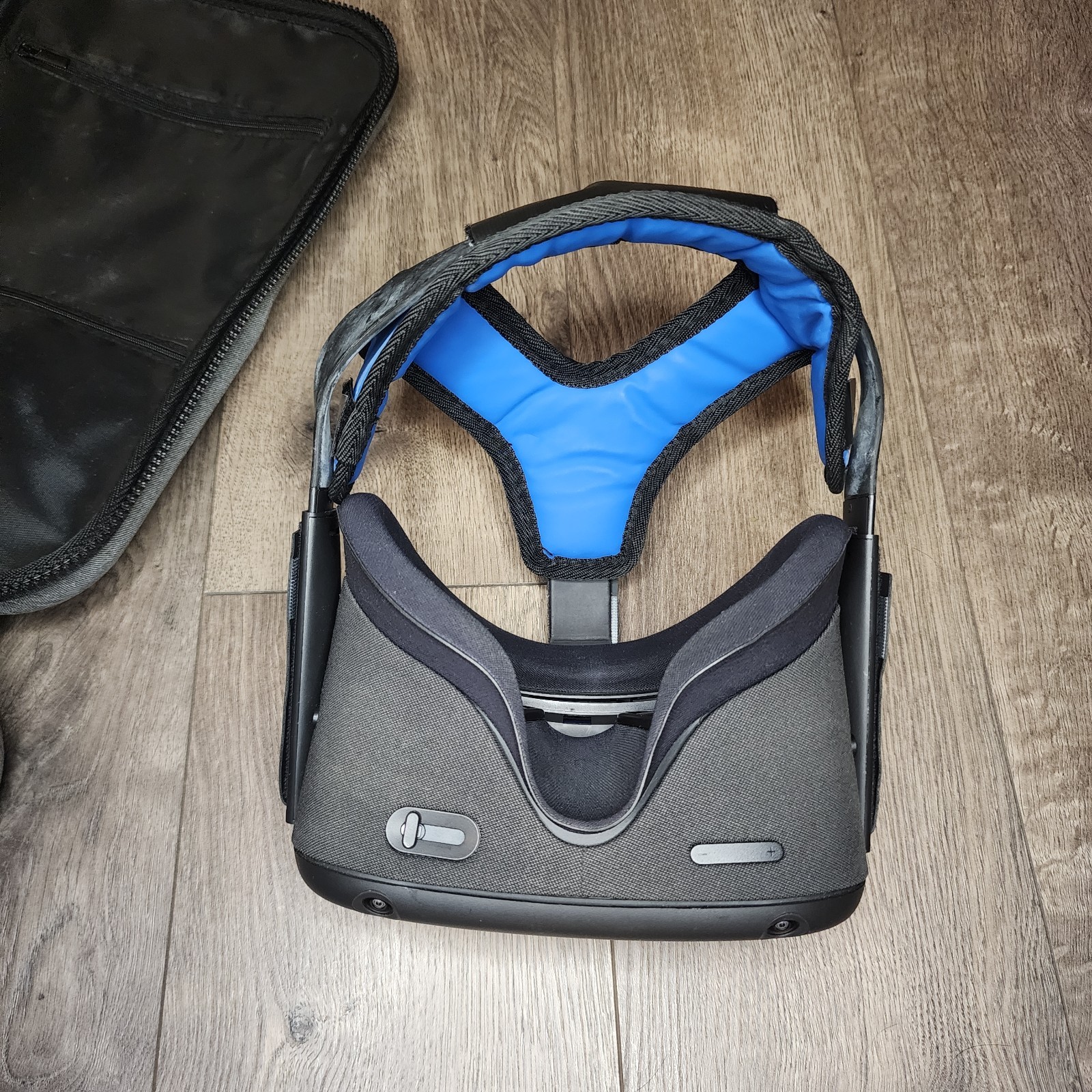 READ! Meta Oculus Quest 1 VR Virtual Reality Headset MH-B 64GB