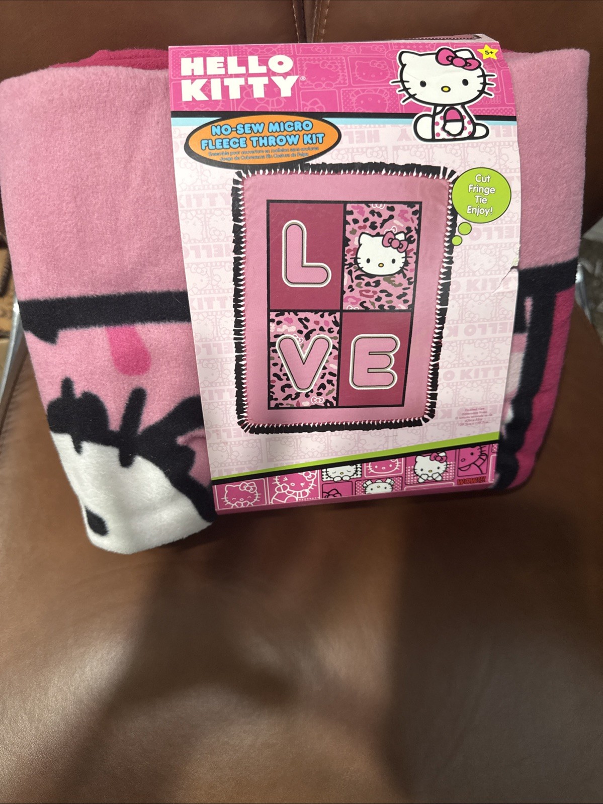 New No Sew Throw DIY Blanket Kit Fleece Finish 43" X 55" Hello Kitty