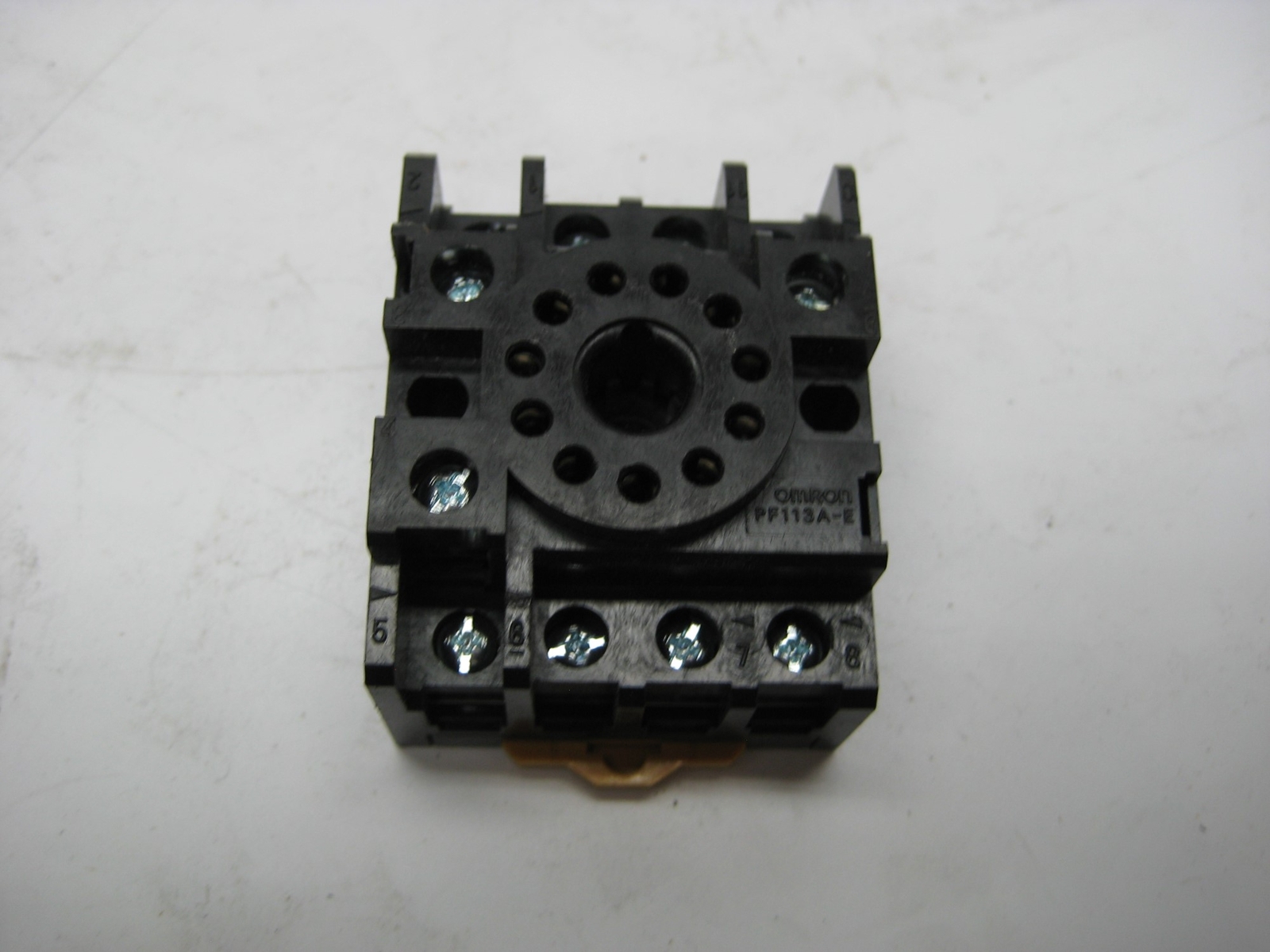 OMRON PF113A-E RELAY BASE NSNP 11022