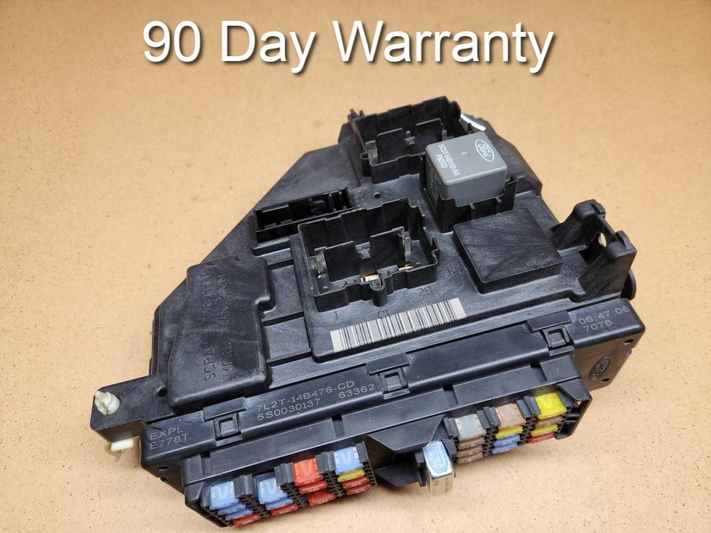 06-07 Ford Explorer Fuse Relay Box Body Control Module BCM Part# 7L2T-14B476-CD