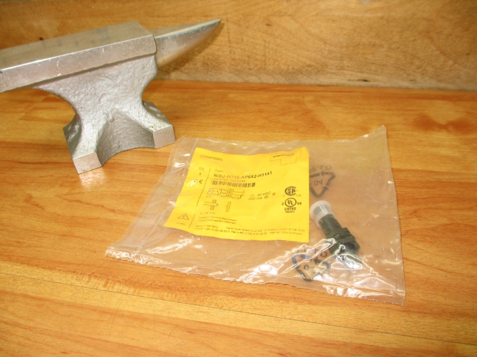 Turck Ni8U-MT12-AP6X2-H1141 *NEW* 1644245 Proximity Switch Sensor