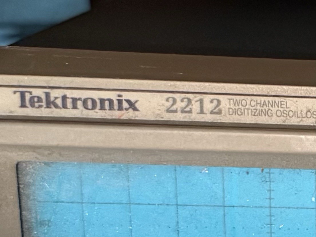 TEKTRONIX 2212 DIGITAL Oscilloscope, Used.In working condition