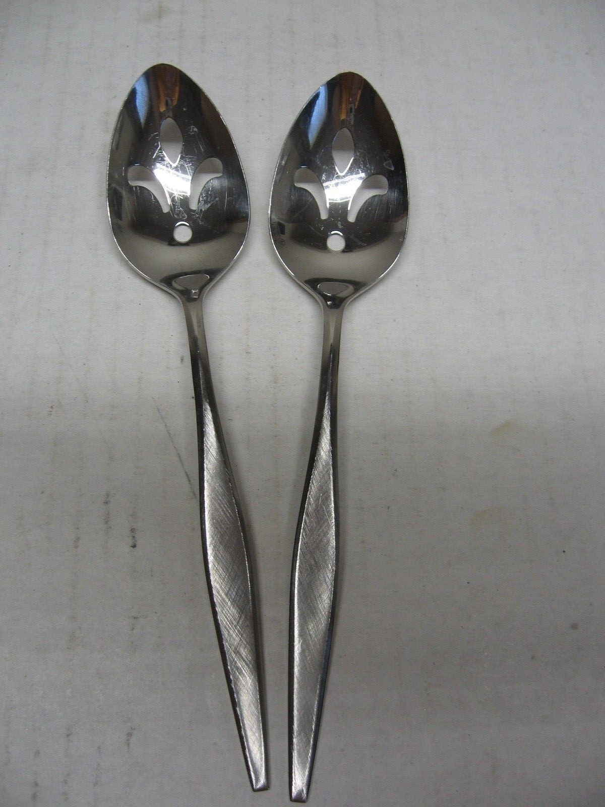 2 Pierced/Slotted Serving Spoons Wm A Rogers Oneida Windrift Premier Stainless