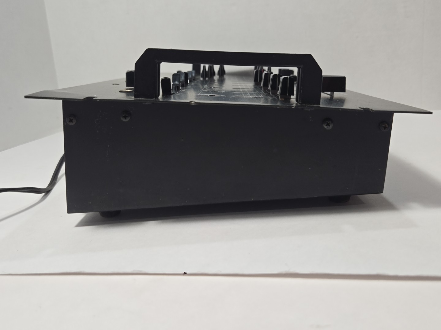 ATUS-AM300E-STEREO MIXER-POWERS ON-UNTESTED