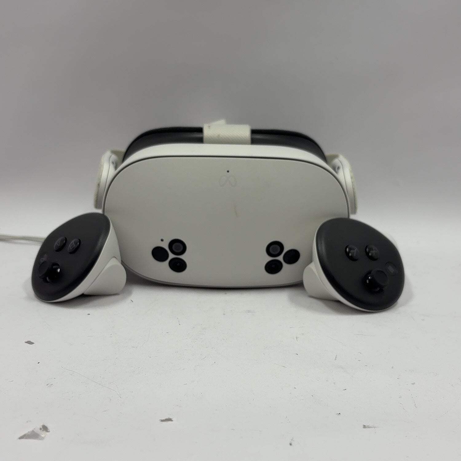 Meta Quest 3S 128GB Standalone All-in-One VR Headset P97