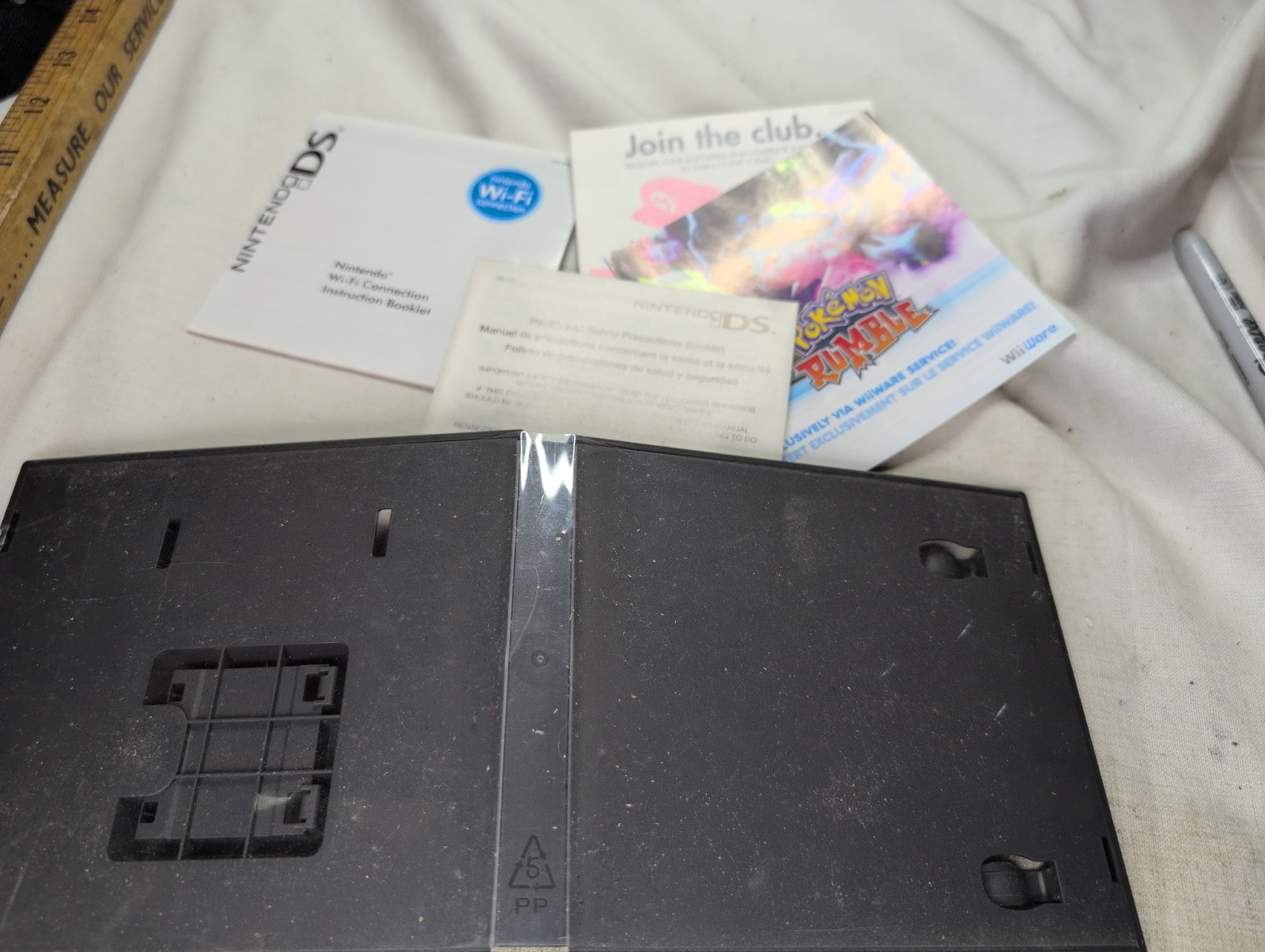 Nintendo DS/GBA Case Only - Empty - No Graphics - Random DS Inserts