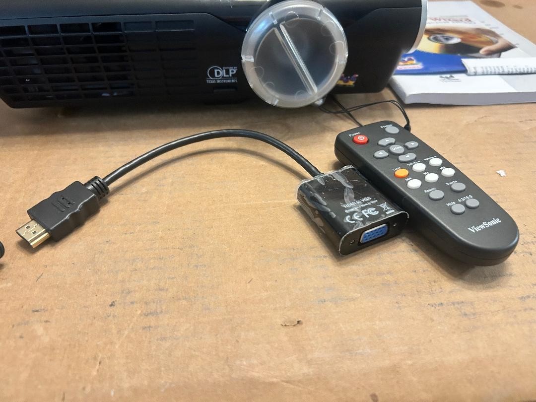 Viewsonic PJ258D/DLP Projector 155 lamp hours