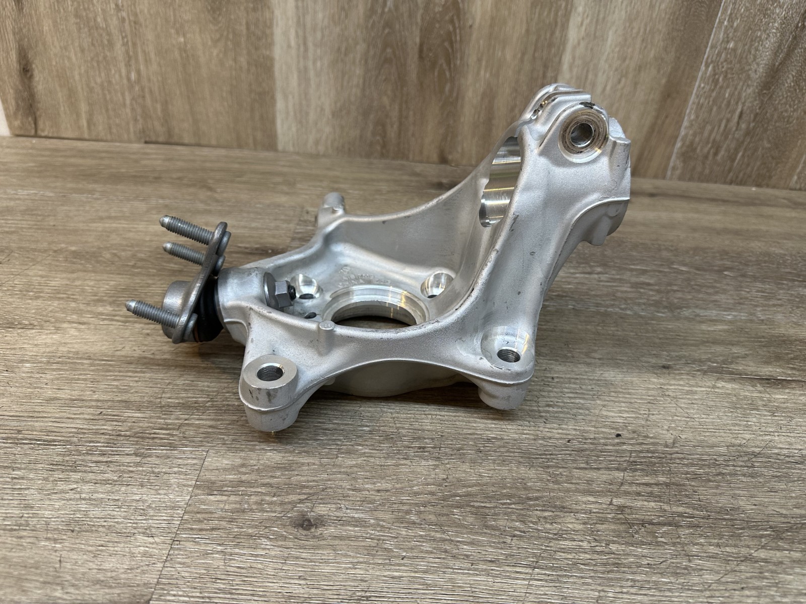 2023-25 VW ID.4 FRONT RIGHT  KNUCKLE / BEARING HOUSING ASSY OEM # 1ED 407 258 G