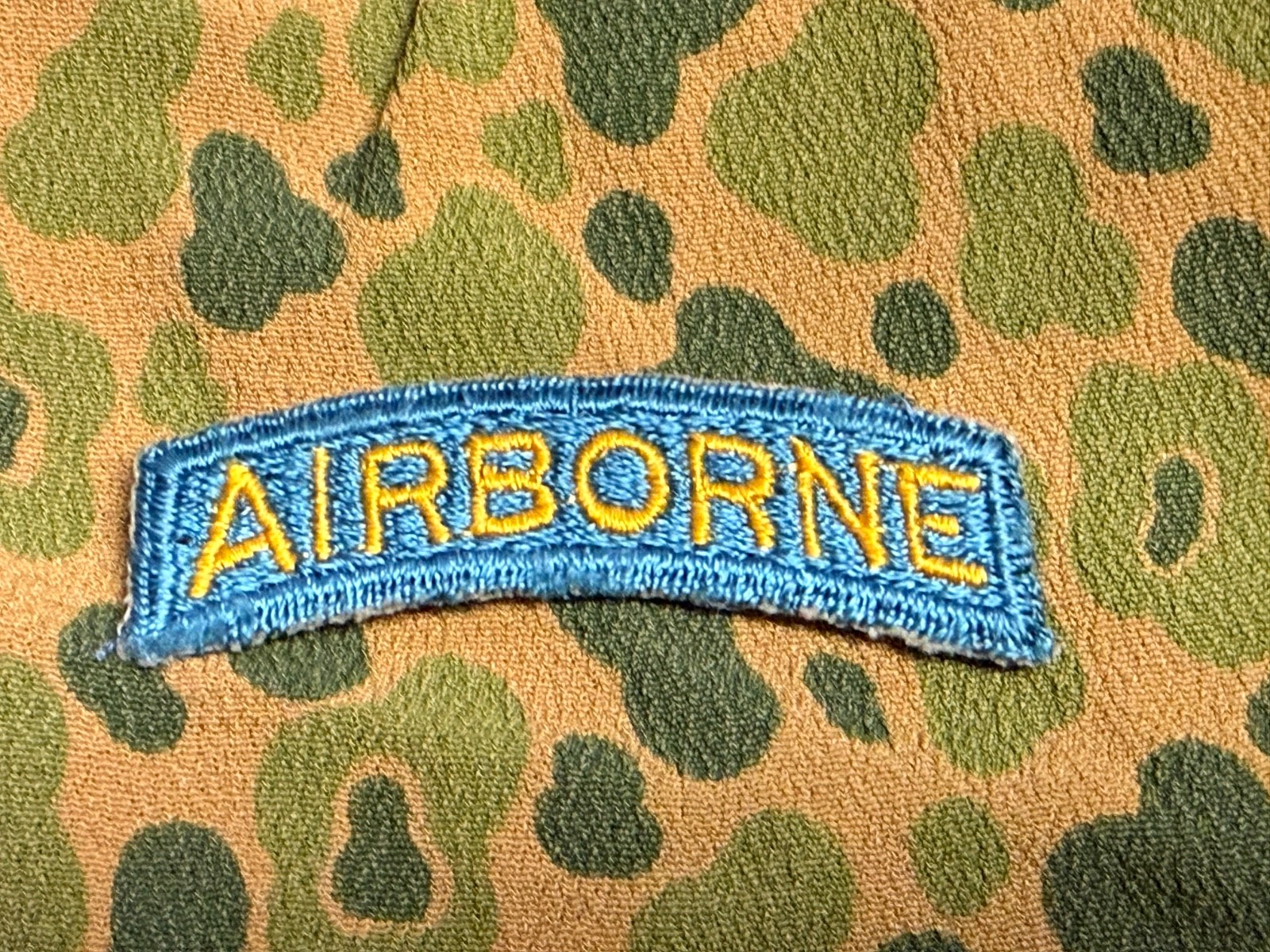 Original  1960s SF SPECIAL FORCES AIRBORNE cut edge Tab / Patch in Teal Green