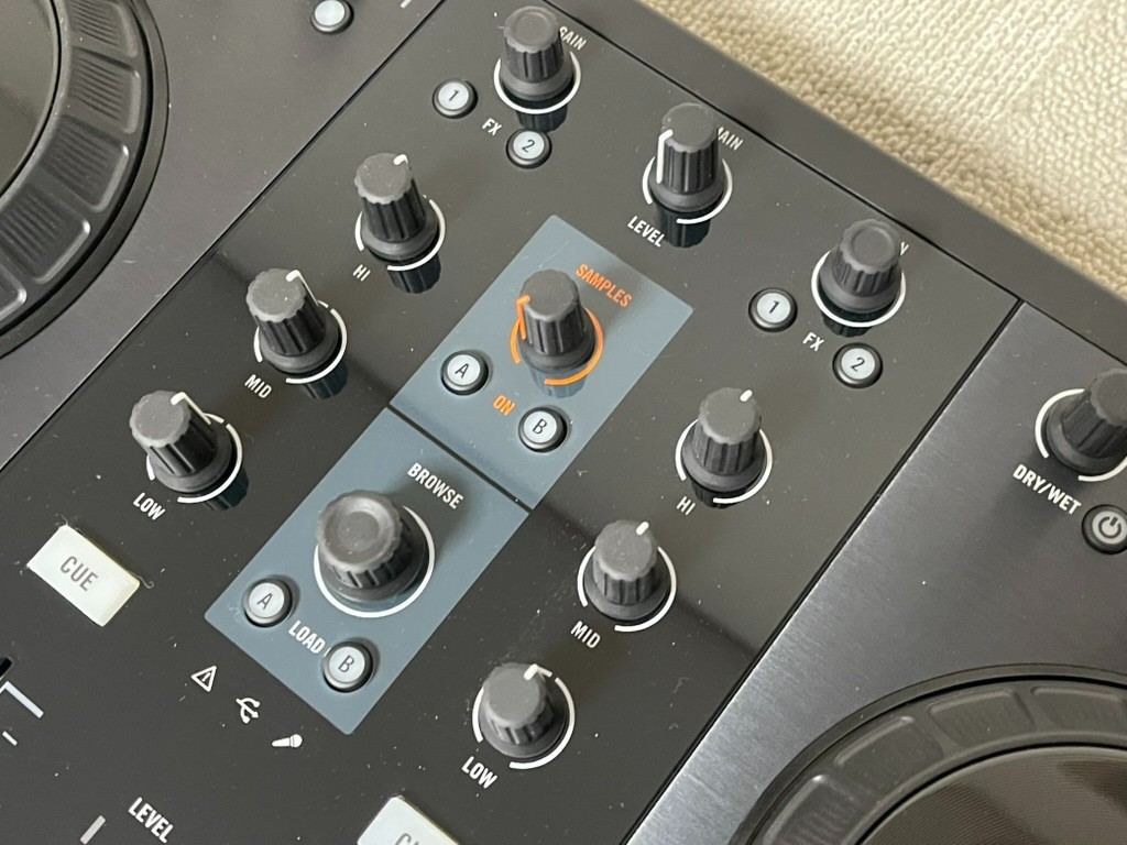 Native Instruments Traktor Kontrol S2 MK1 DJ Controller 2-Channel with Adaptor