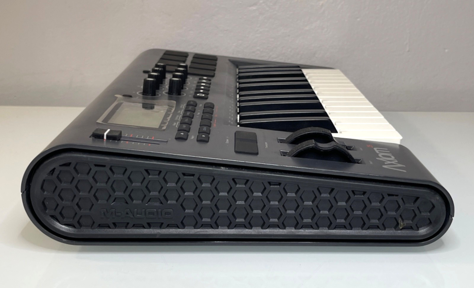 M-AUDIO AXIOM 25 USB MIDI Keyboard Controller - BARELY USED