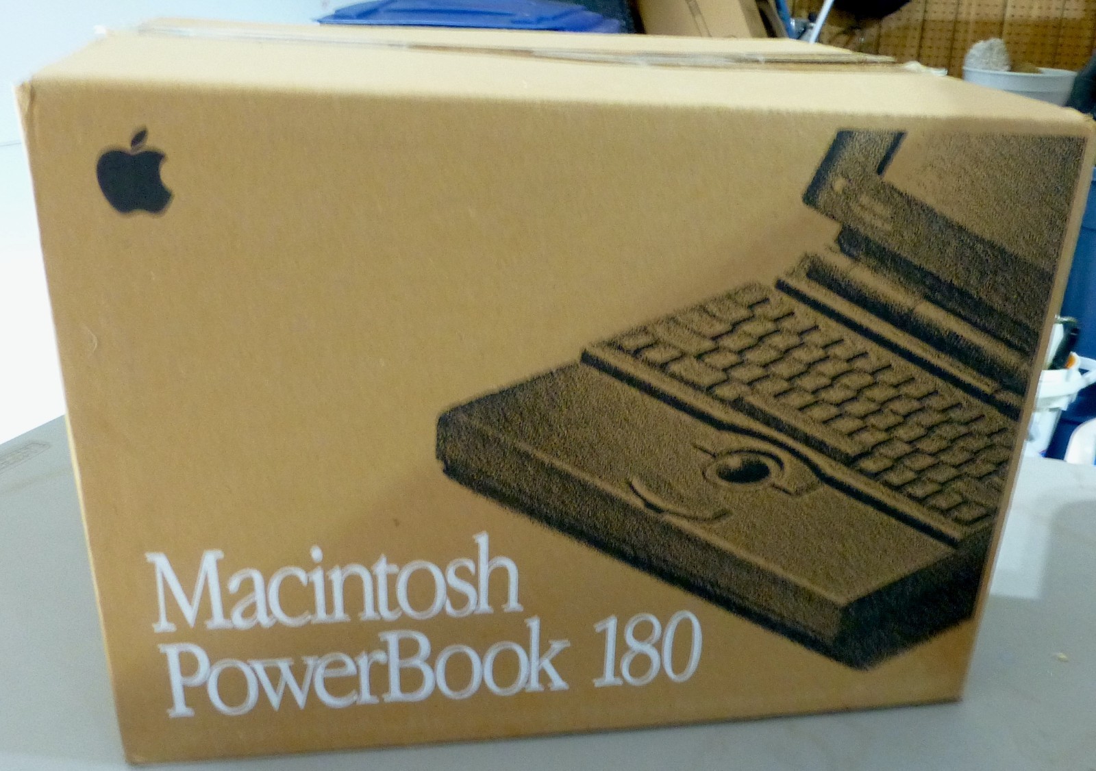 APPLE POWERBOOK 180    10/80 complete in box extra Power block, video cable
