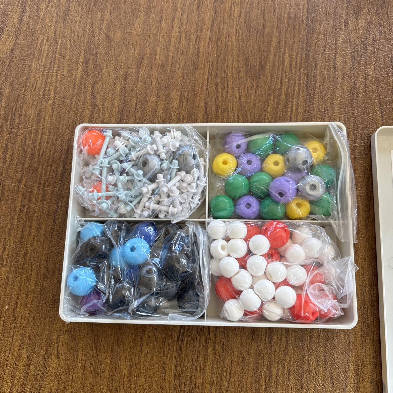 Atomic Architect Molecular Modeling Kit 240 Piece Set Extended Edition Complete