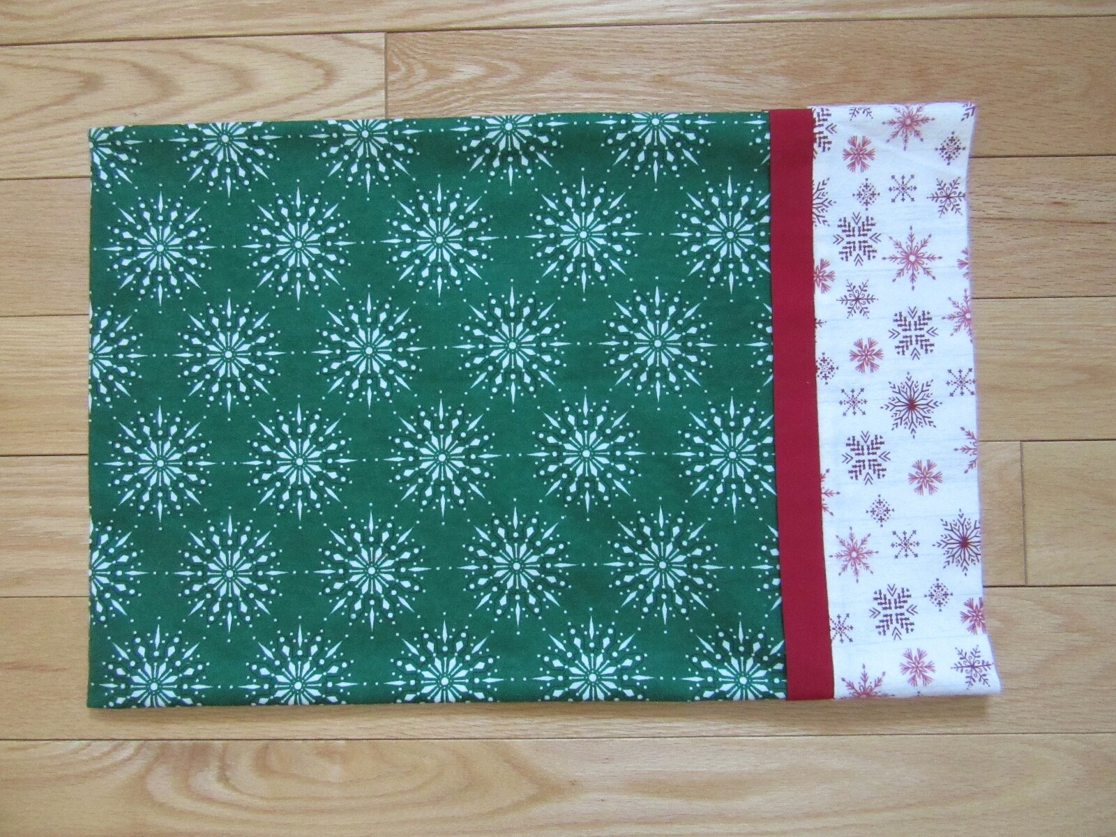 Green Winter SNOWFLAKE Flannel Fabric TRAVEL Size Pillow Case Pillowcase