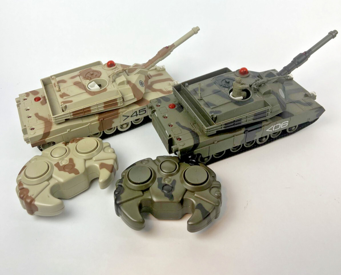 2001 Interactive Toy Laser Battle Tanks – Pair w/ Remotes (Parts/Repair)