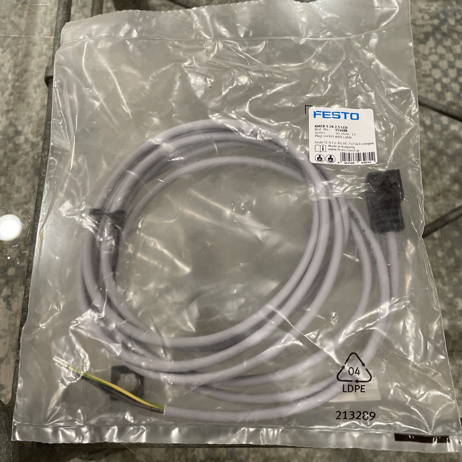 FESTO NEW KMEB-1-24-2.5-LED 151688 PLC Socket Connector Cable **FREE SHIPPING**
