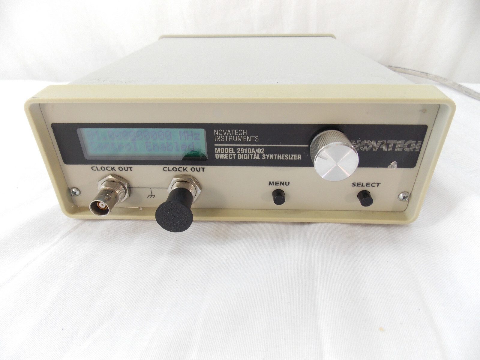 Novatech 2910A/02  12 Mhz Sine / 48 Mhz Clock Direct Digital Synthesizer