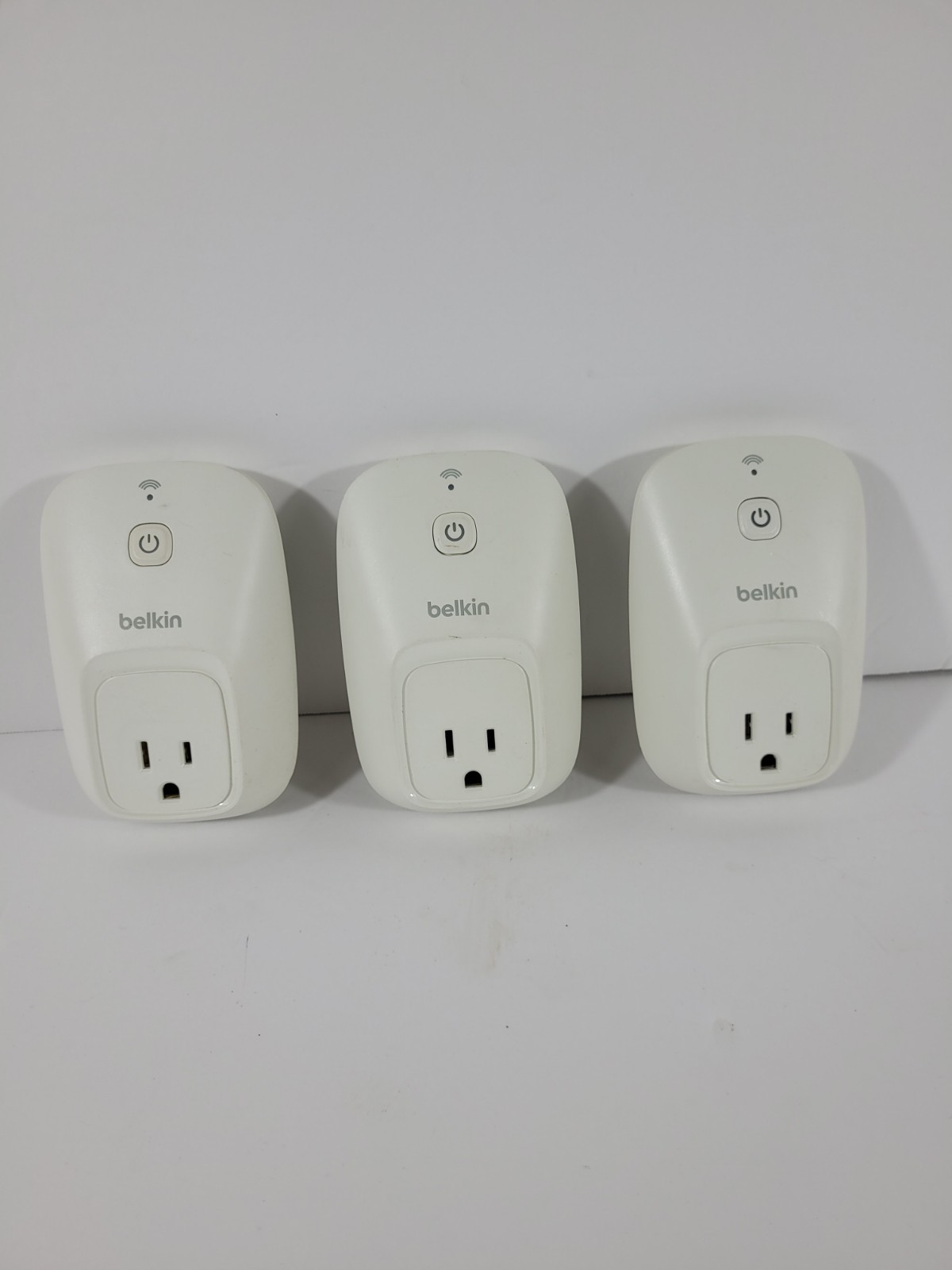 BELKIN WeMo Switch Wi-Fi SmartPlug Control Phone Device Wireless F7C027 Lot Of 3