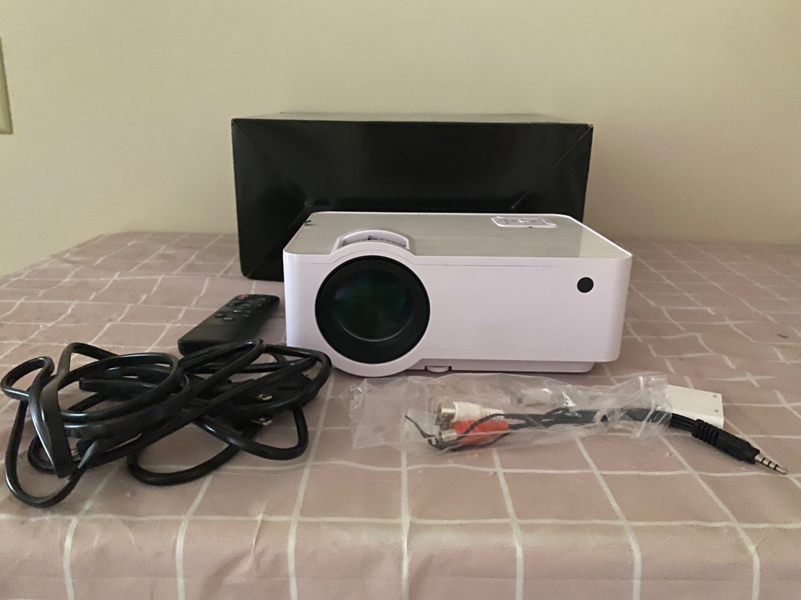 Groview T6 1080P Bluetooth Mini Projector, 9500 LUX, Portable