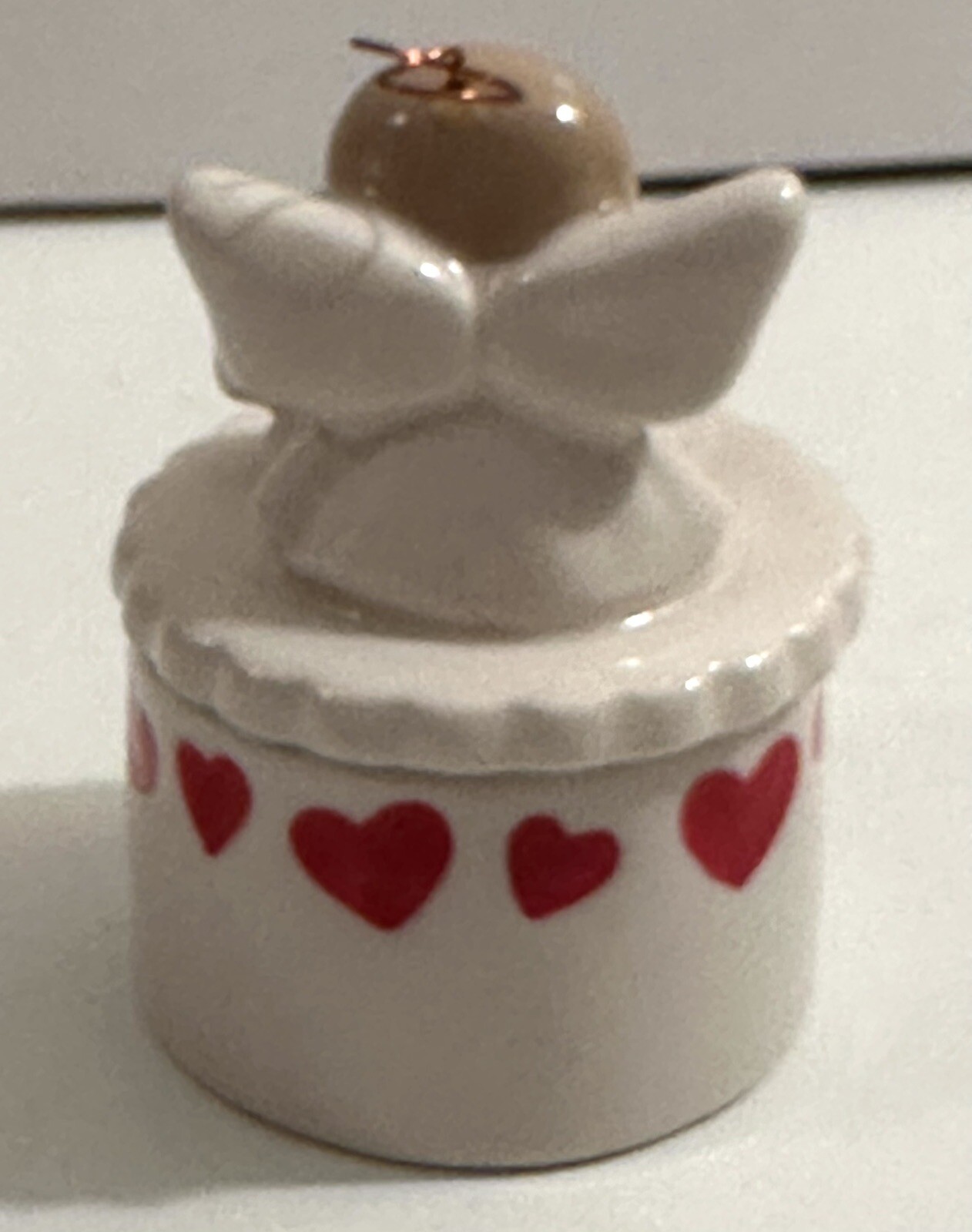 Trinketbox Small Angel Valentine Ceramic 2" Round With Hearts