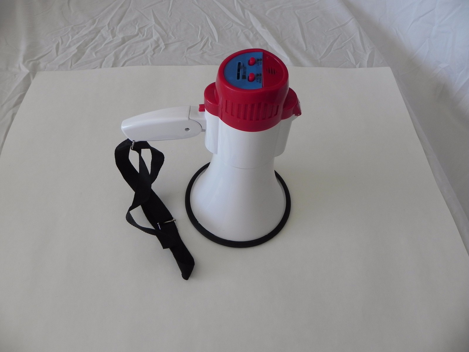 Case Of 10 Megaphones 10 Watts With Strap